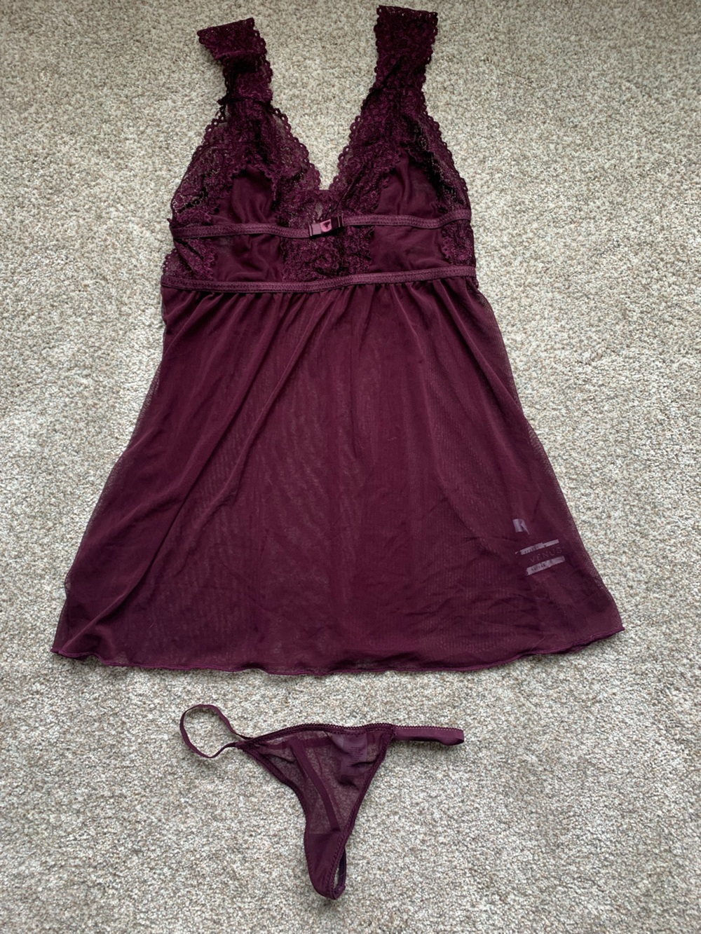 Venus Women’s Babydoll Lingerie Set, Maroon, size S/M NWOT